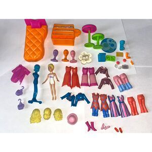 Vintage Polly Pocket Quik-Clik House of Style with Polly (2005)